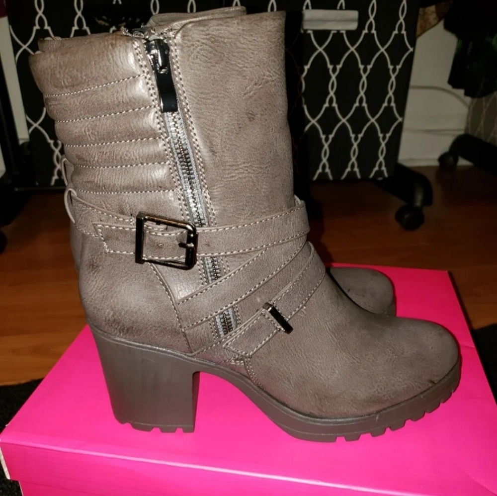 New, vegan leather Booties